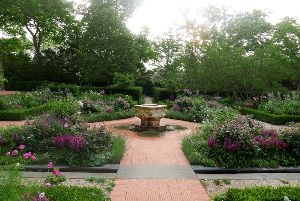 P664 18Leeave Kristyramage 190710 N11 Print