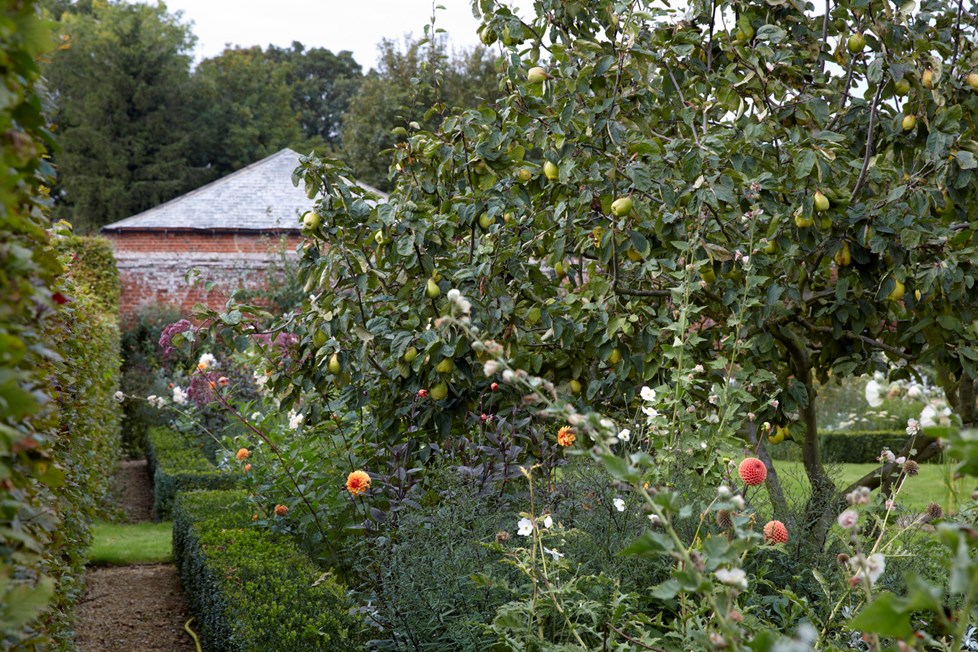 P017 Holme Hale Hall September 2020 N240 Medium