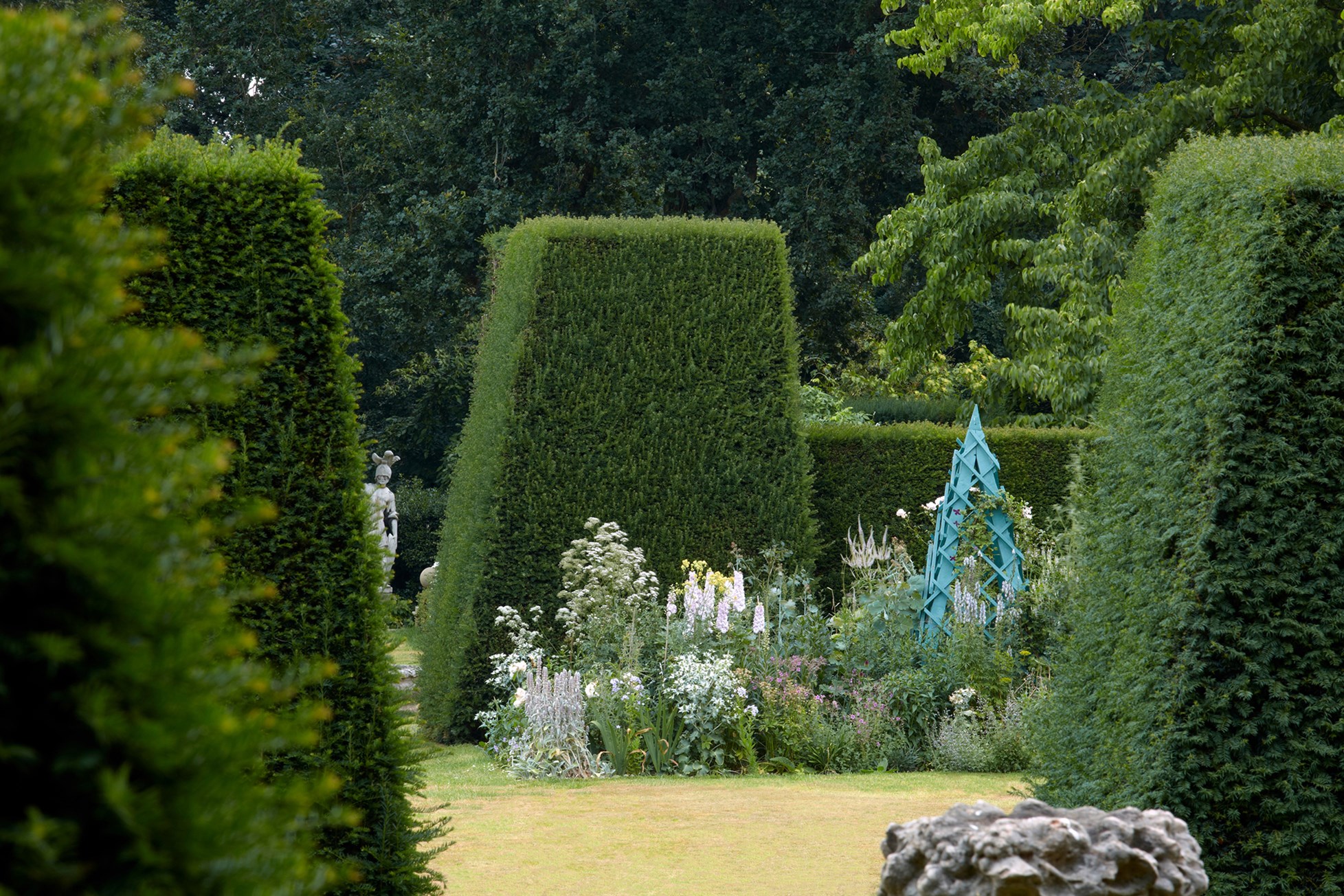 Renishaw Hall Borders